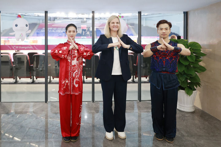 中国是奥林匹克运动的重要合作伙伴——访国际奥委会主席考文垂