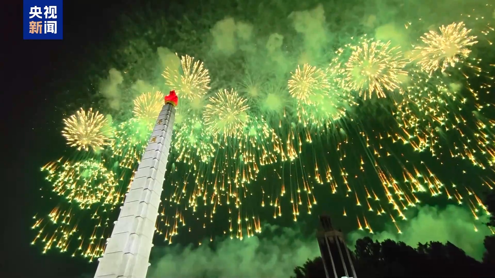 朝鲜民众庆祝国庆77周年