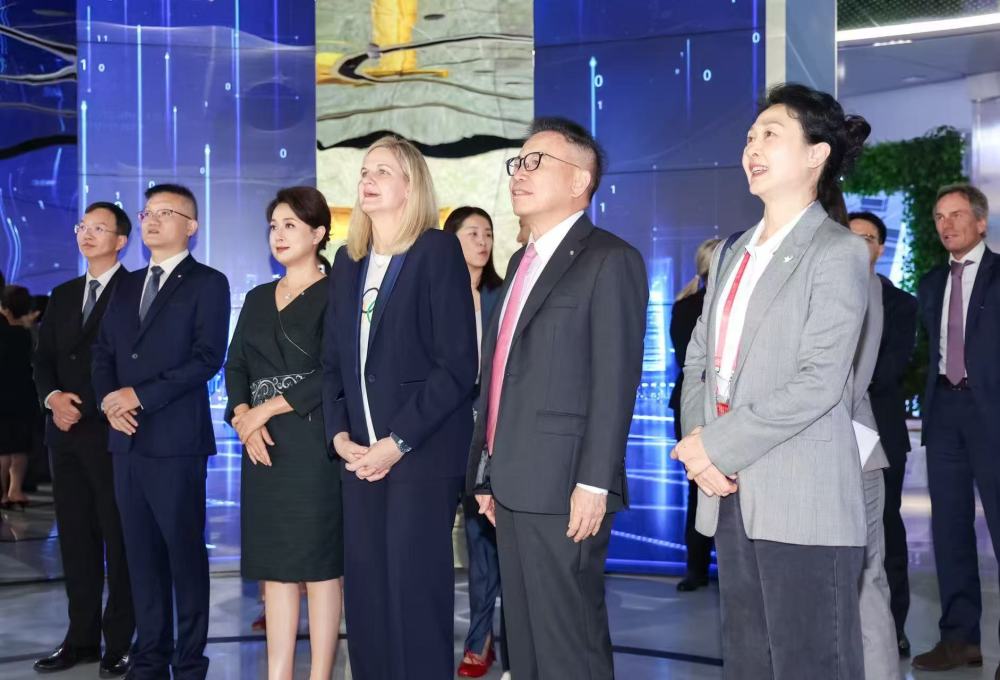 中国是奥林匹克运动的重要合作伙伴——访国际奥委会主席考文垂