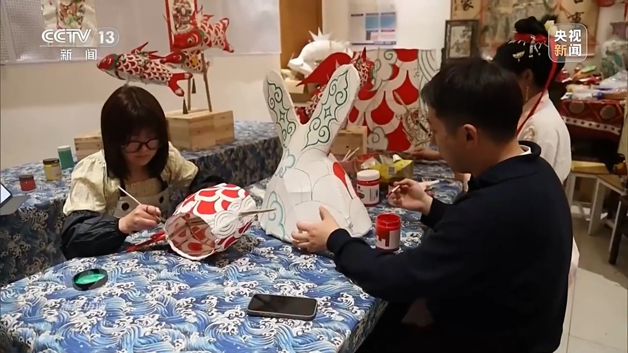 新技术创造新场景 激发超大规模市场消费新活力