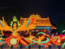 唐风演出、手作体验 沉浸式花灯游变身文旅消费新热点