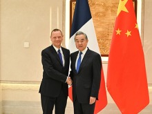 中法举行战略对话
