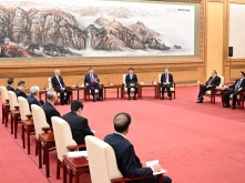 视频丨习近平同党外人士共迎新春