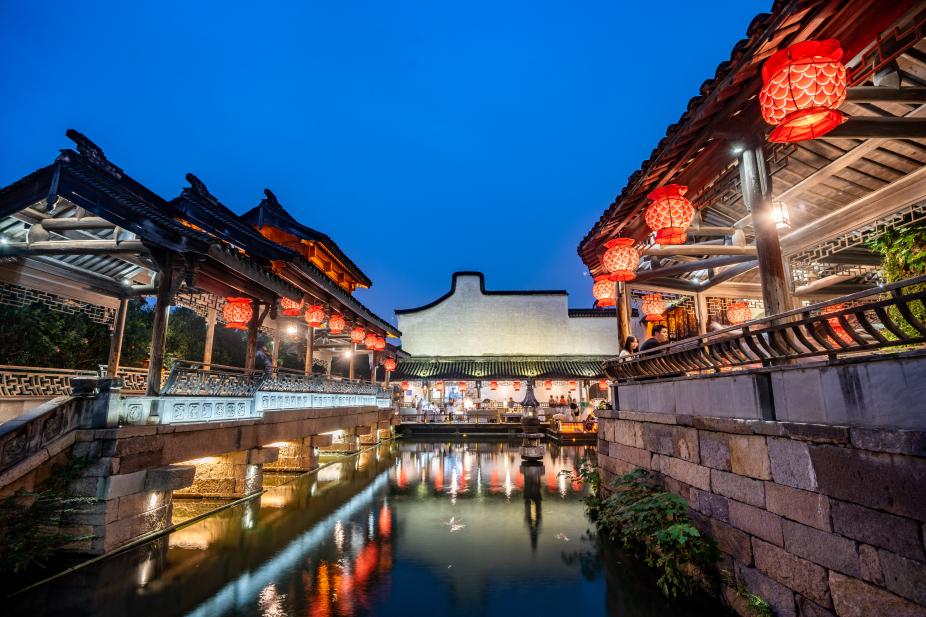 长街宴、夜灯会、水上年市、水陆巡游、年味大集......乌镇水上人家水上年味浓! 长街宴、夜灯会、水上年市、水陆巡游、年味大集......乌镇水上人家水上年味浓!