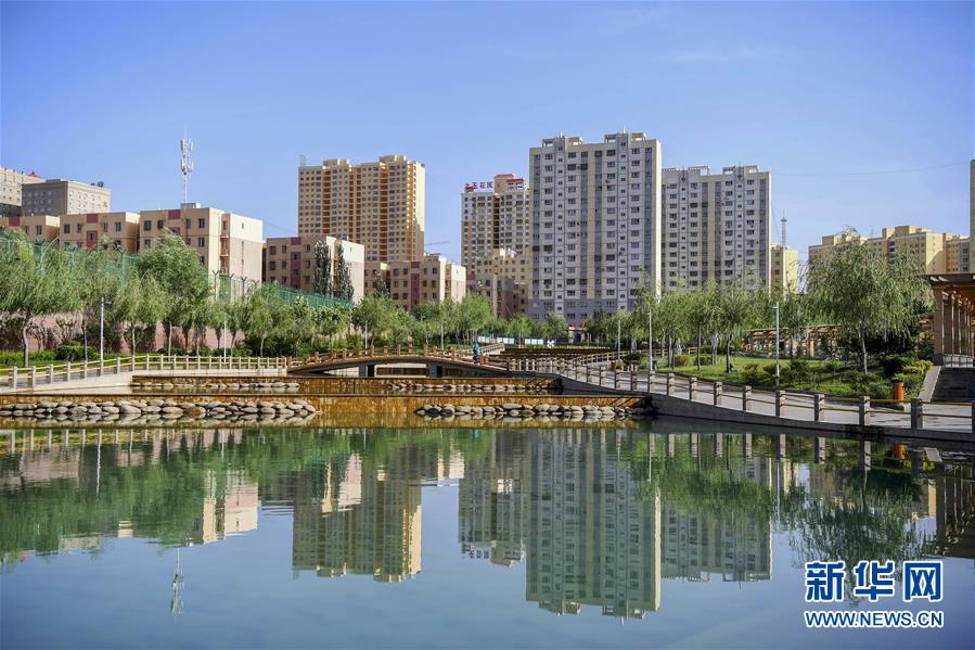 旗引天山南北　谱写发展新篇——以习近平同志为核心的党中央关心新疆工作纪实