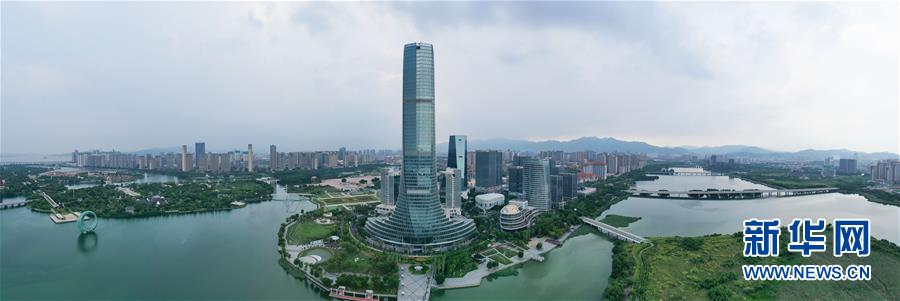 创造新时代中国特色社会主义的更大奇迹——以习近平同志为核心的党中央关心经济特区发展纪实