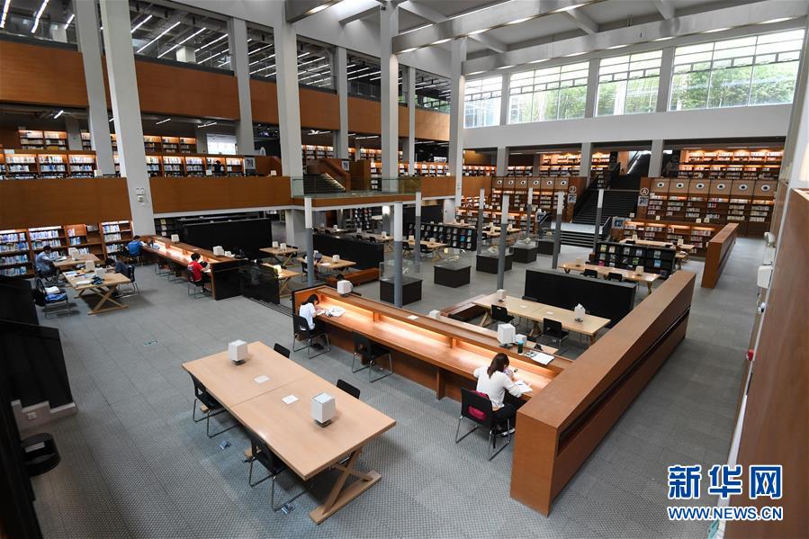 创造新时代中国特色社会主义的更大奇迹——以习近平同志为核心的党中央关心经济特区发展纪实