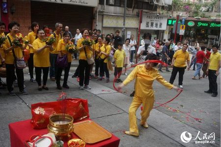 香港传统节日天后诞 逾百人送轿寓意风调雨顺