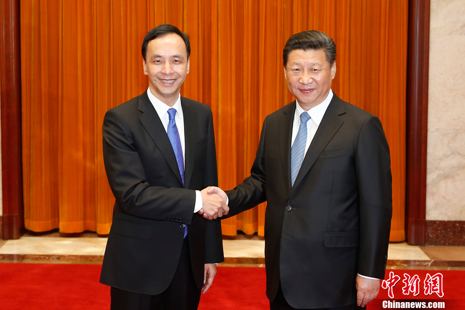习近平总书记会见中国国民党主席朱立伦