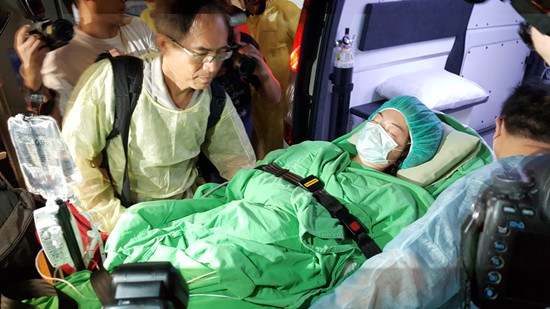台粉尘爆炸香港伤员陈晓妍返港治疗 莫子青脱离危险