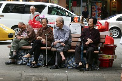 港媒：香港人口老化嚴(yán)重亟需發(fā)掘潛在人力資本