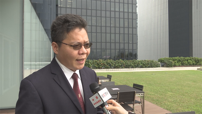 香港中联办接收“撑全国人大决定 完善选举制度”连线联署签名成果