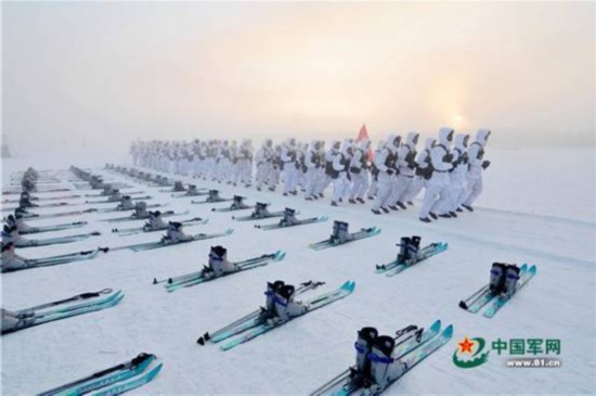 军人为什么要滑雪