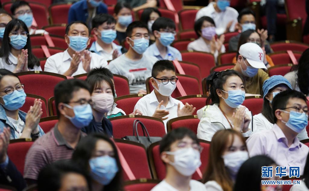 道阻且长 行则将至——航天专家对话香港青年