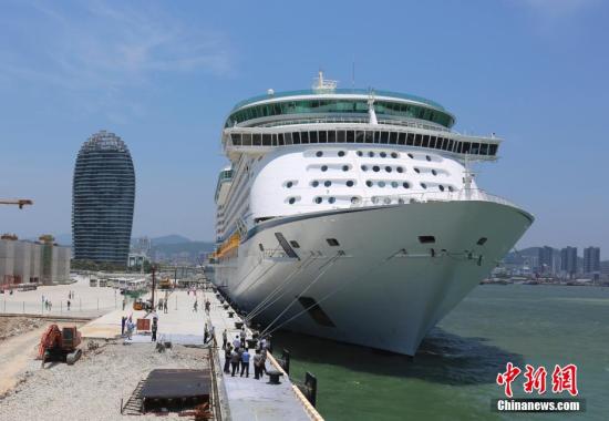 郵輪公司看準(zhǔn)香港市場 兩巨輪駐港將接載10萬乘客