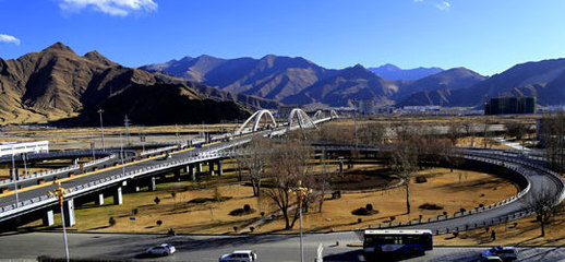 當代西藏發(fā)展進步的歷史道路