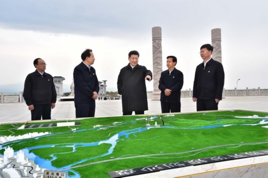 习近平登上黑瞎子岛 看望赫哲族群众