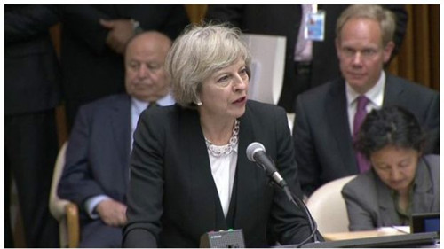 英国首相同意议会参与“脱欧”进程