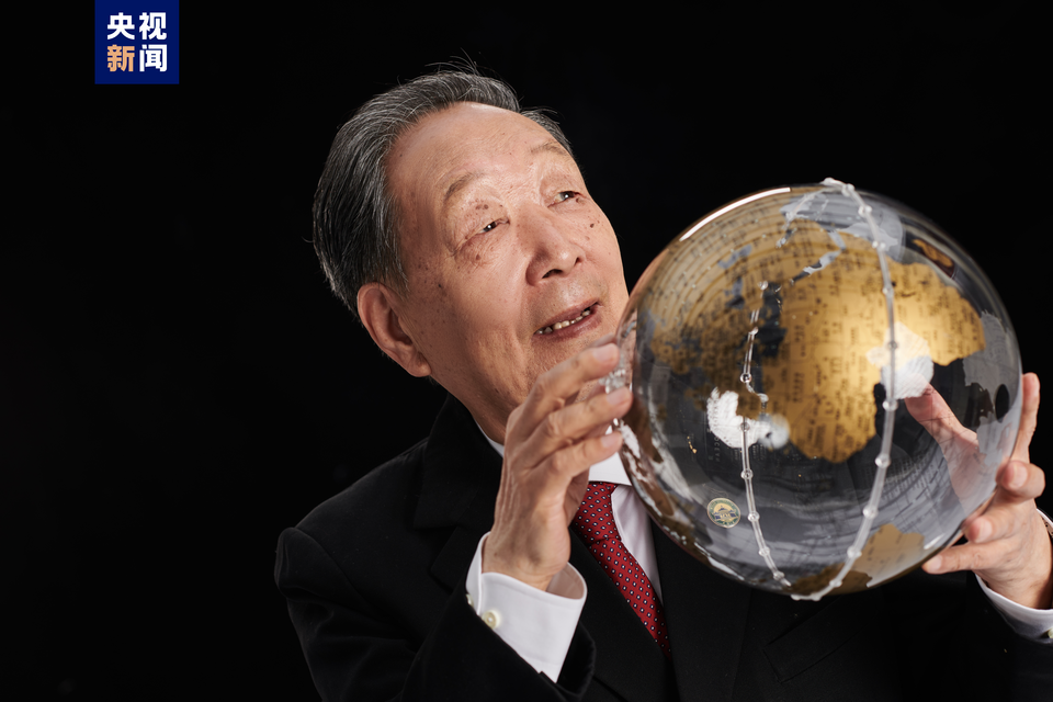 时光里丨国家最高科学技术奖获得者李德仁：我俯瞰的是一生的仰望