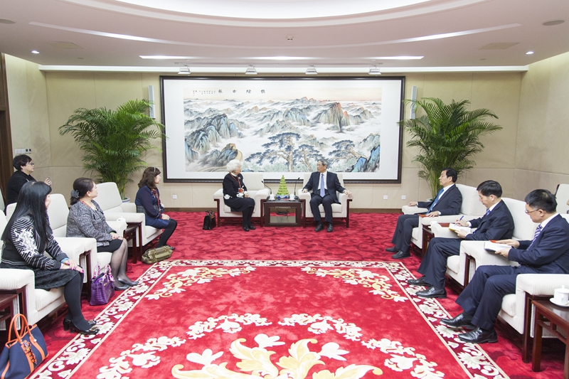 张志军会见台湾女企业家协会创会理事长马爱珍一行