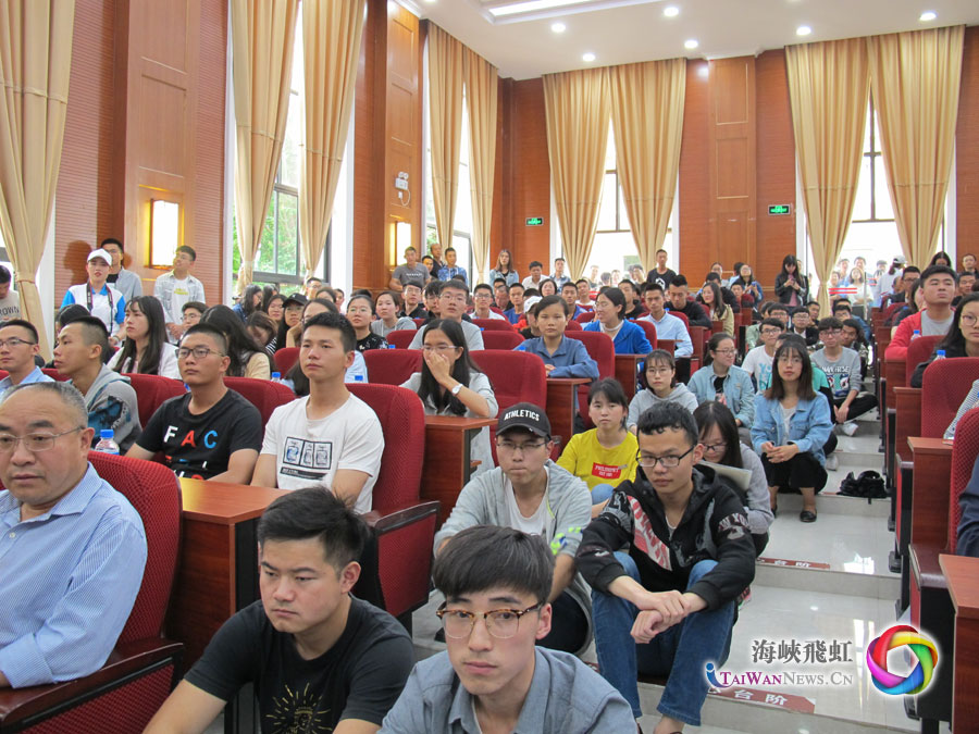 图片默认标题_fororder_图6-拥挤的报告厅