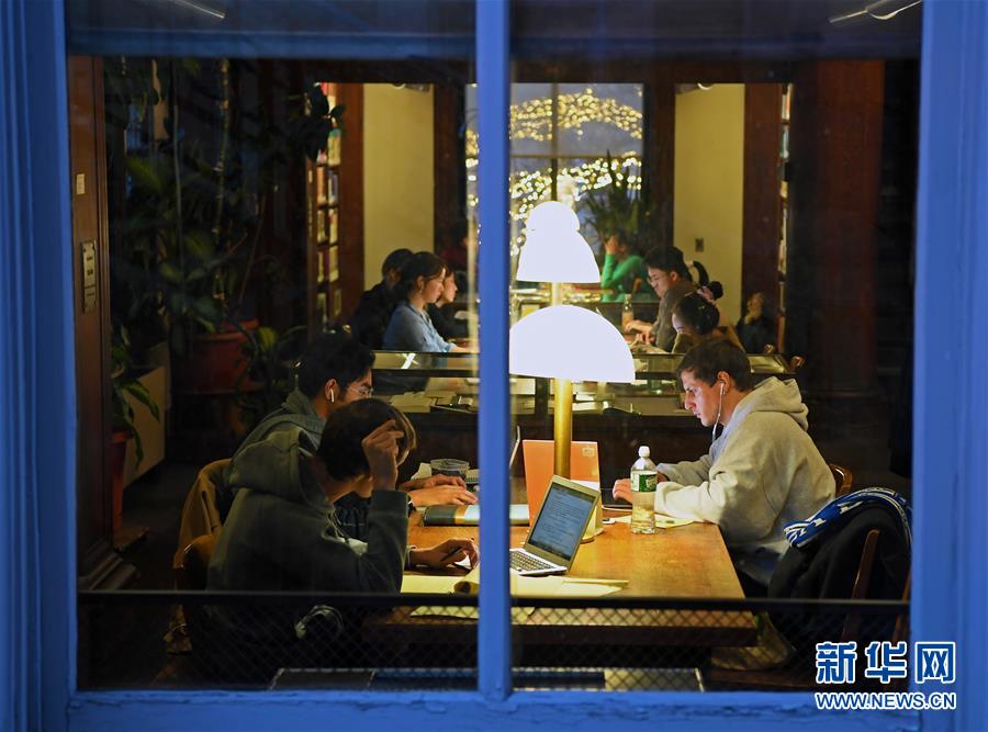 美国签证政策遭诟病　业内人士建议赴美学子做“两手准备”