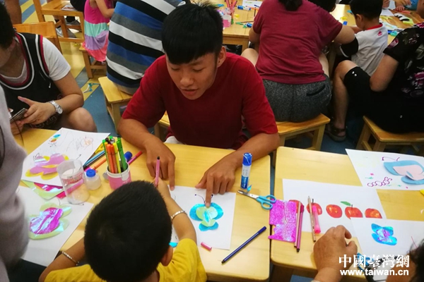 台湾青年在北京 古老或现代都可容纳她们的梦想