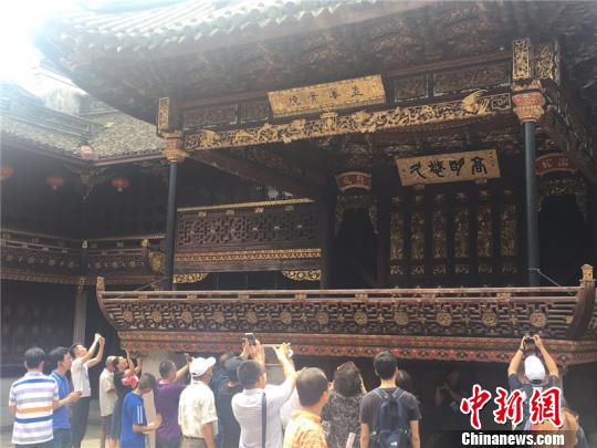 台湾文艺界人士走进浙江宁波 踏上“文化寻根”之旅