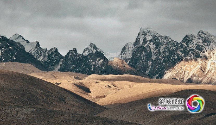 新疆314国道喀什-塔县段沿途群山_fororder_c8982006021f4fbead6a6c1aff6c8378.830x480