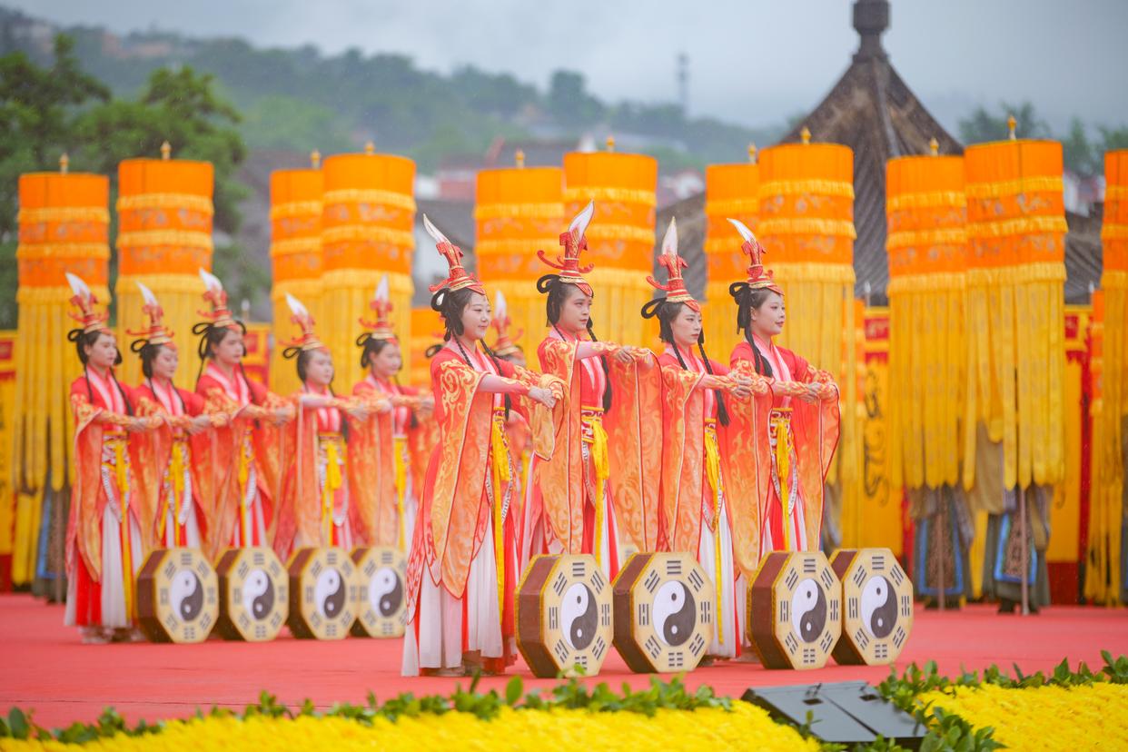 2026年公祭中华人文始祖伏羲大典在甘肃天水举行