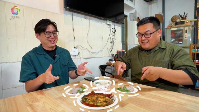 台湾青年品尝闽南小吃：每一口都是熟悉的味道