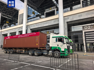 第23届中国-东盟博览会首批入境展品运抵南宁