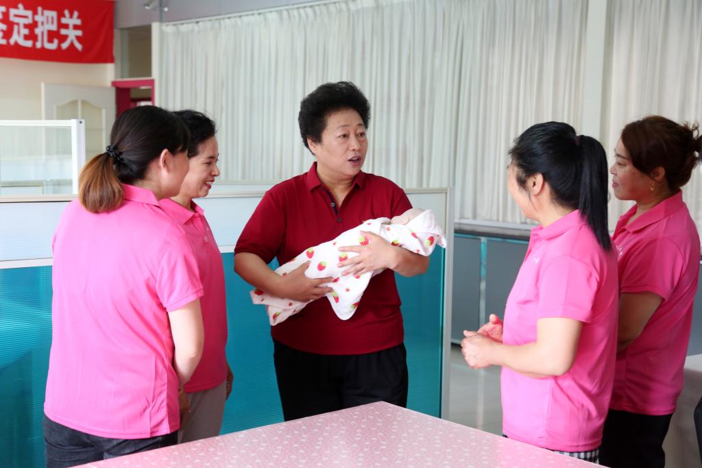 巾帼之花绽放新时代——以习近平同志为核心的党中央引领推动妇女事业发展纪实