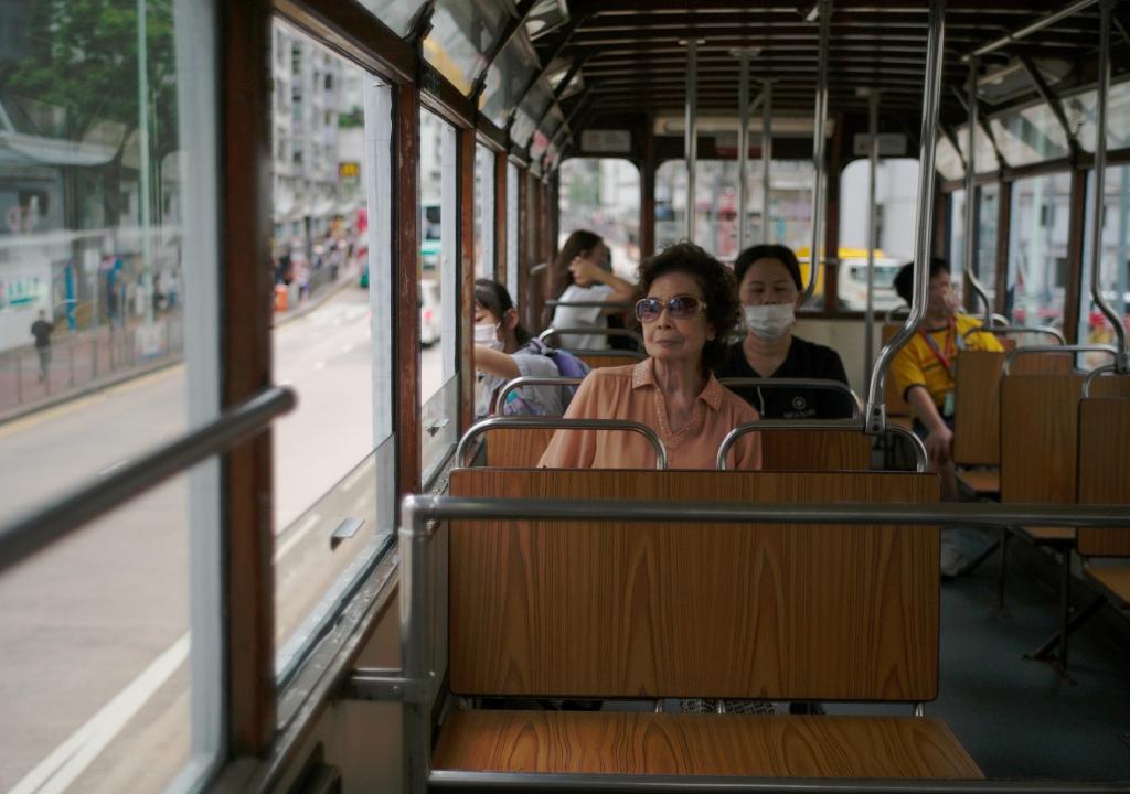 百年香港电车：流动的“城市名片”