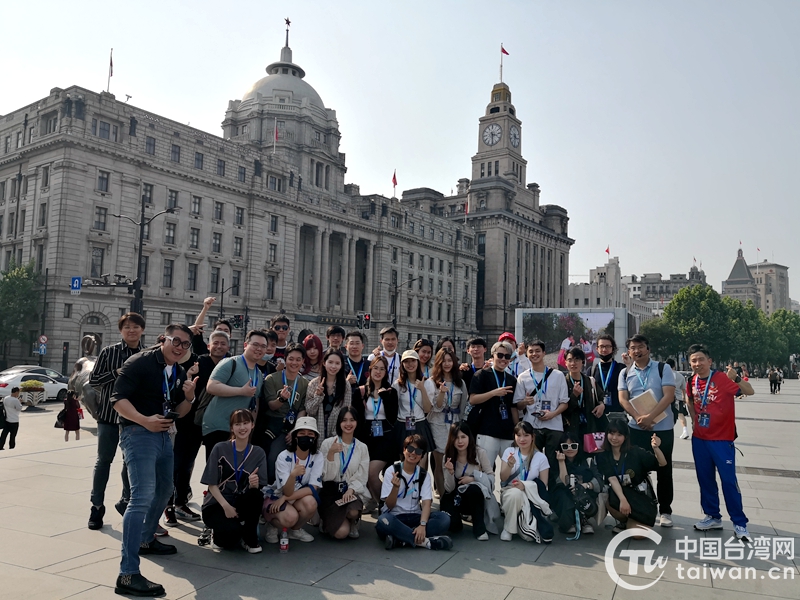 乘复古“铛铛车”、访上海第一高楼变迁史 在沪台生台青直呼“过瘾”