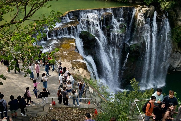 台当局阻挠，大陆旅游业与会者减半