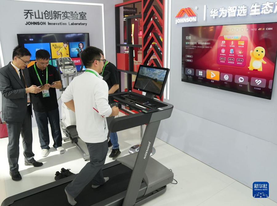 “透过进博会这扇窗，我感受到大家共创美好未来的澎湃动力”