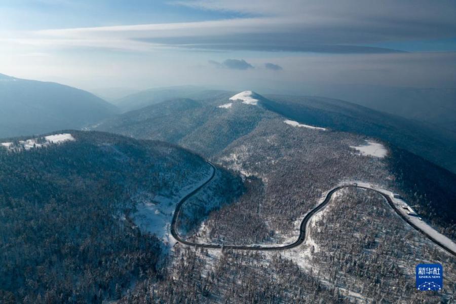 這是2月5日拍攝的“冰雪畫廊”景色（無人機(jī)照片）。