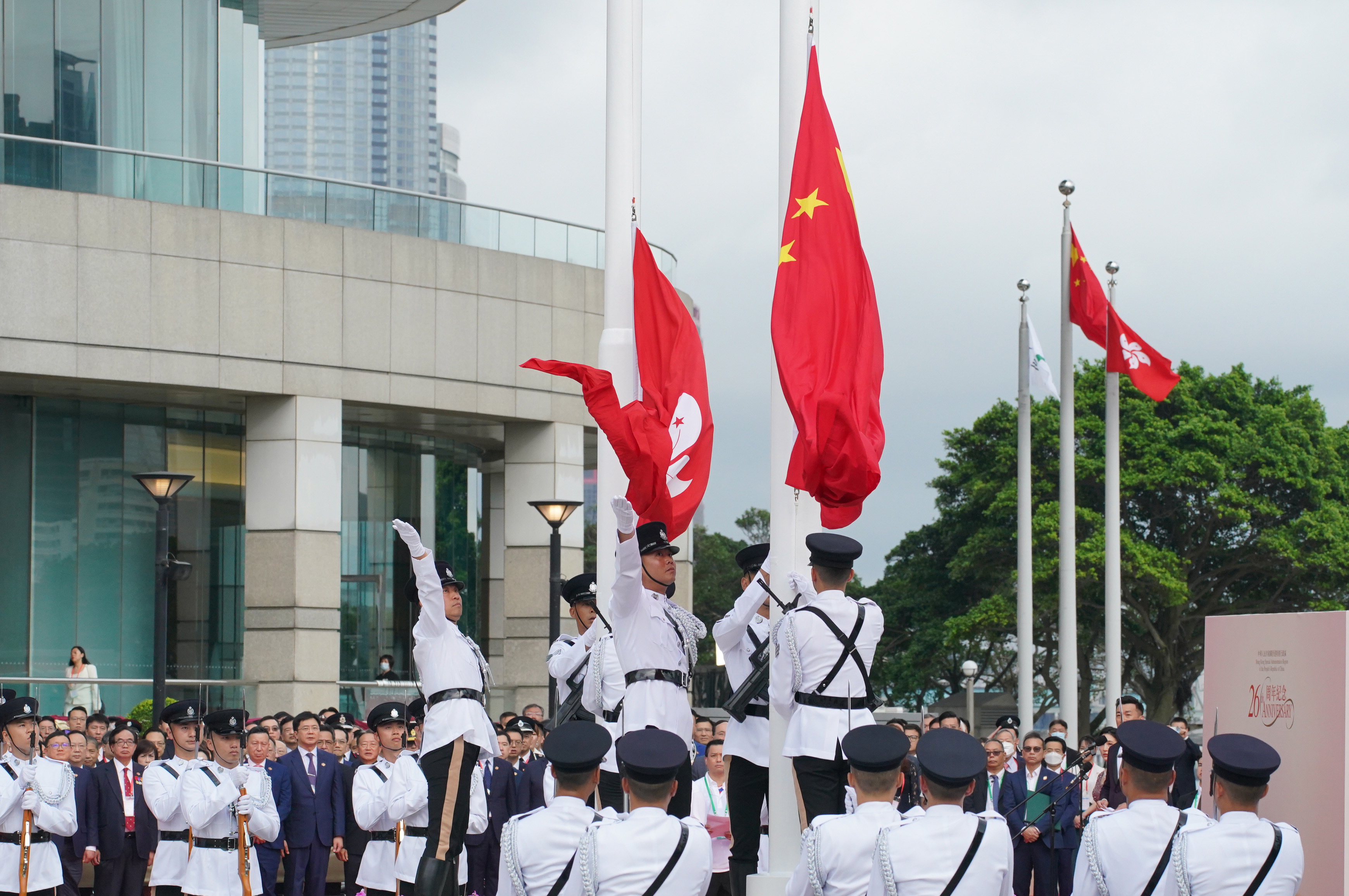 外媒述评：香港GDP较回归前增长超一倍