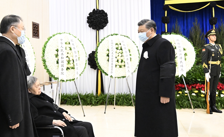 习近平等党和国家领导同志到医院为江泽民同志送别并护送遗体到八宝山火化