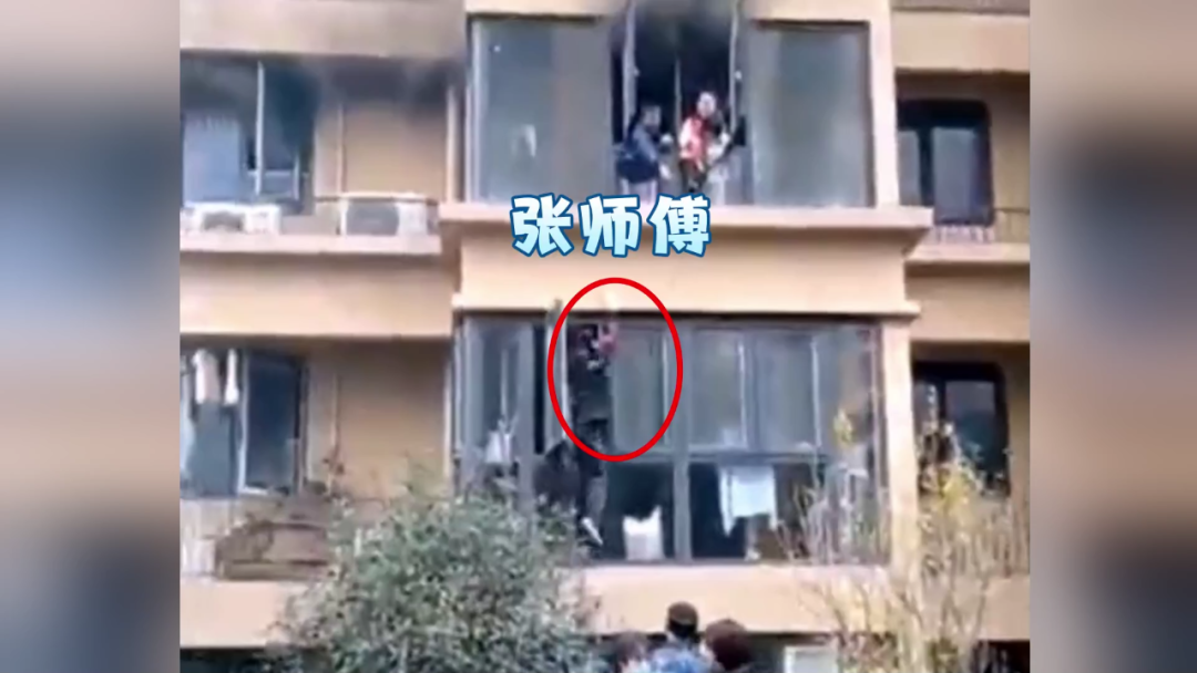 跟着中国小哥送快递，英国小哥竟遭遇“职业生涯滑铁卢”……