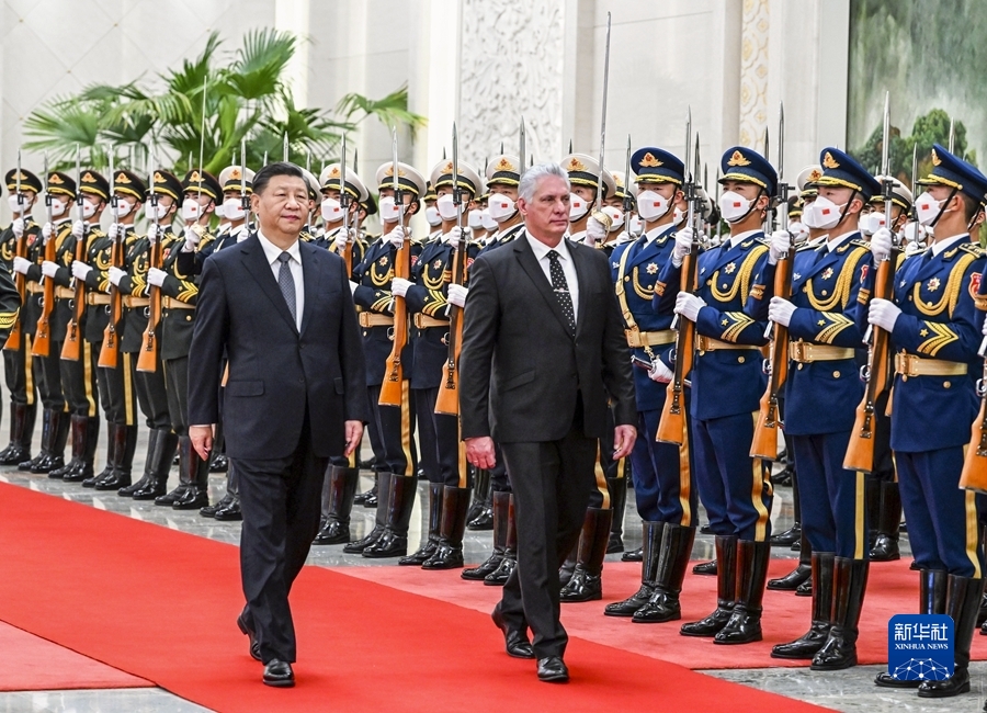 习近平同古巴共产党中央委员会第一书记、古巴国家主席迪亚斯-卡内尔举行会谈