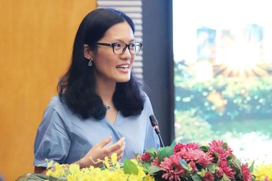 侯逸凡： 从“四冠棋后”到“职场小白”