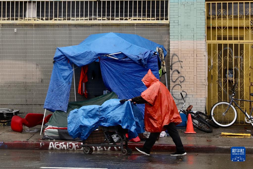 但求片瓦遮风雨——洛杉矶街头无家可归者印象