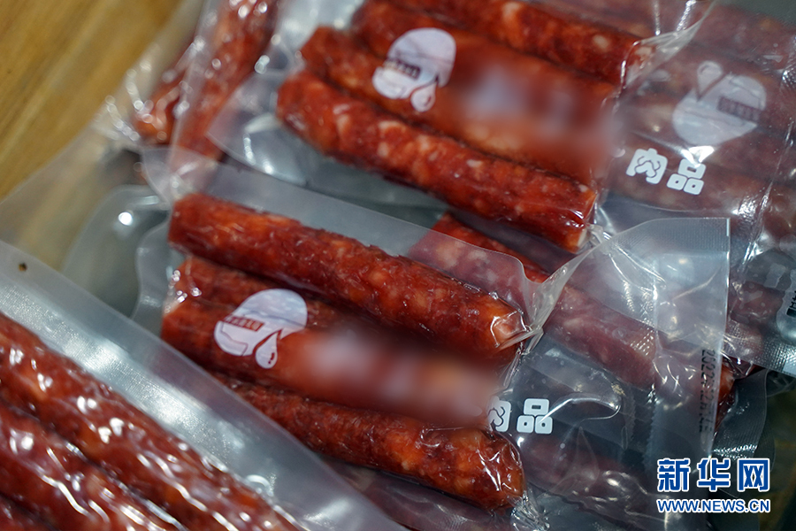 湖北通城：“两头乌”助农走出致富路