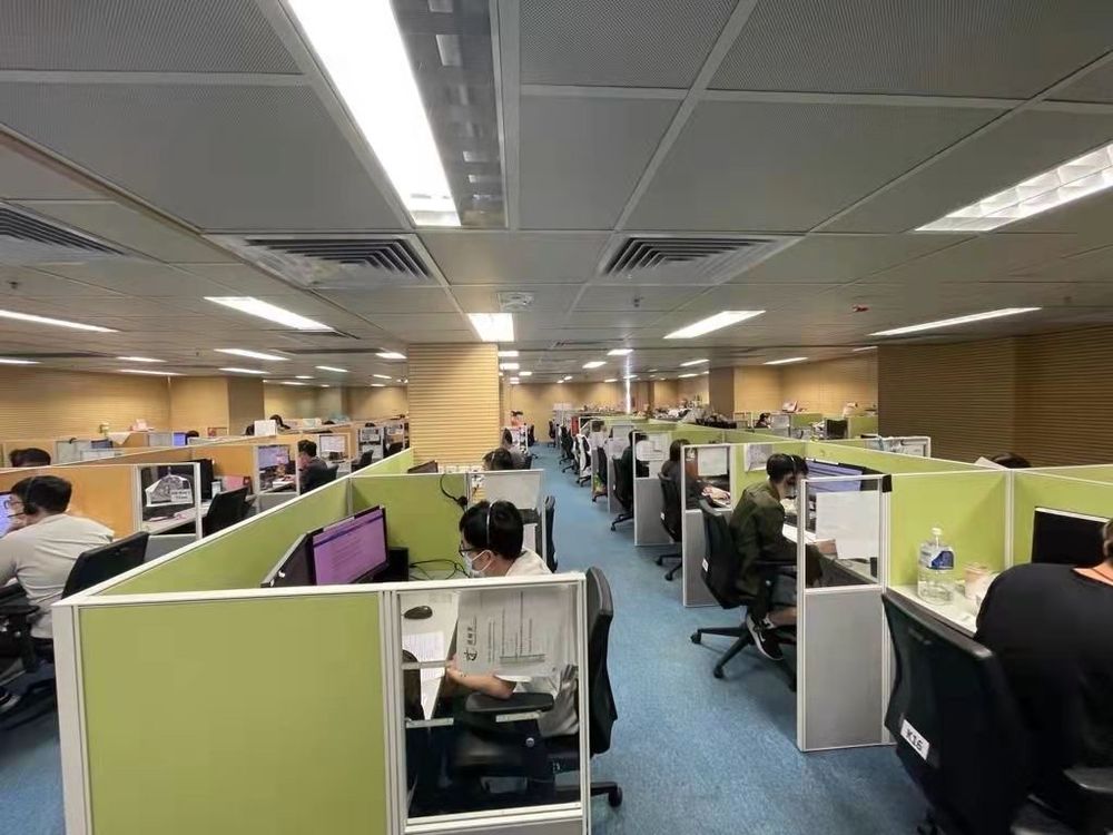 1823电话中心：城市的倾听者