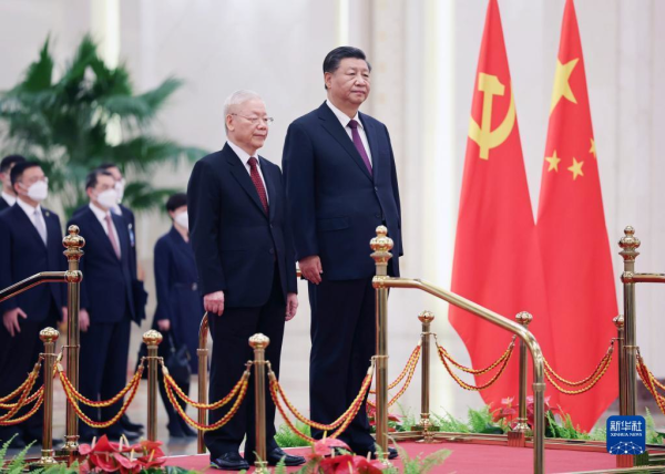习近平同越共中央总书记阮富仲举行会谈
