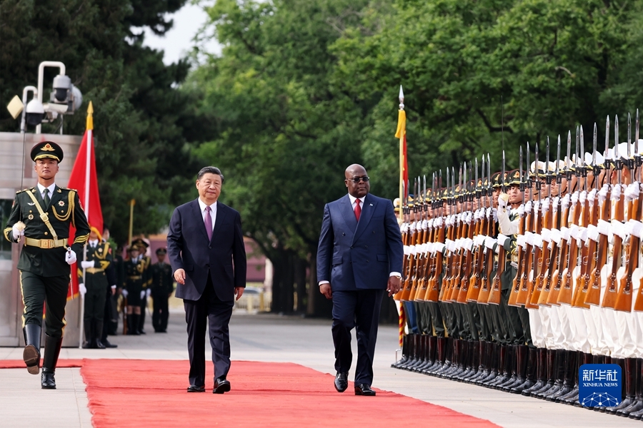 习近平同刚果（金）总统齐塞克迪举行会谈