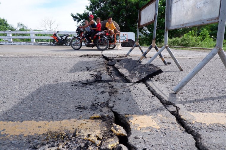 菲律宾地震已造成9人死亡