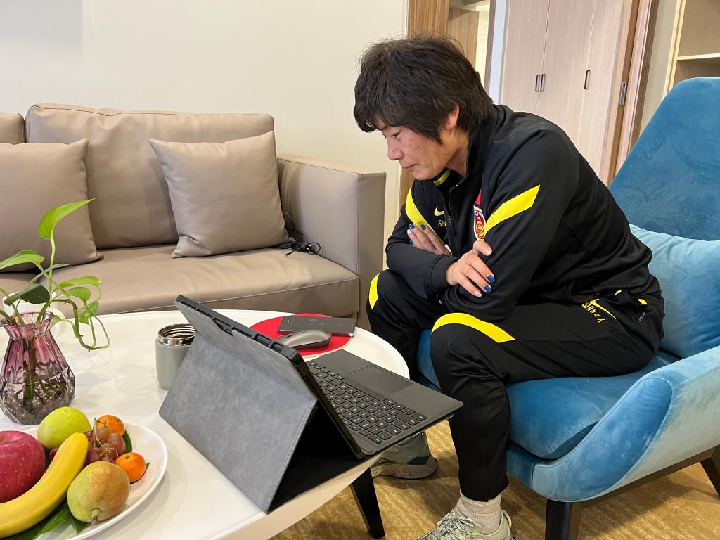 “铿锵玫瑰”精神是不言弃，想追赶欧美要提高自信——独家专访中国女足主教练水庆霞